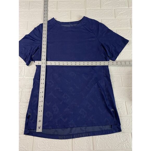 Men’s Lululemon top - Picture 8 of 8